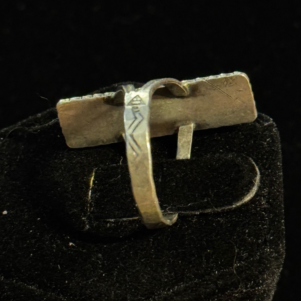 Vintage Native American Turquoise Sterling Silver Ring Size 7 (19) - Picture 6 of 9